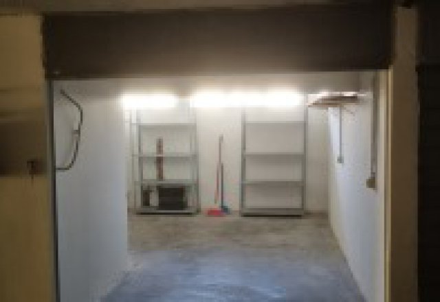 Garage uso deposito in corso Mazzini, piano terra